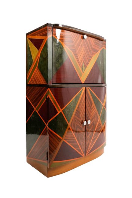 Meuble-bar de style Art déco. Réalisé en bois avec