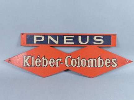 [AUTOMOBILIA]. Rare plaque publicitaire pour les p
