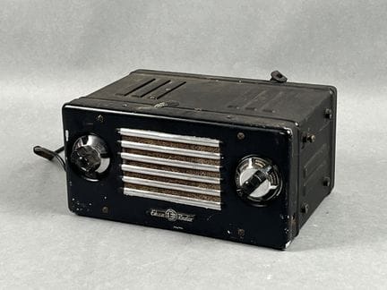 [AUTOMOBILIA]. Poste autoradio Ekco. Vers 1950. En