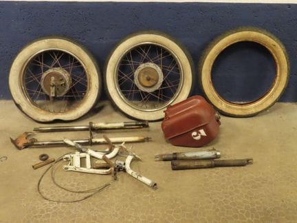 SUPERIA. Set of spare parts including, among other