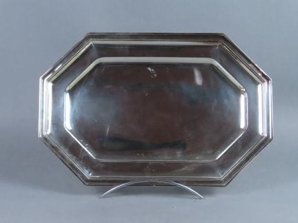 RAVINET D'ENFERT, orfèvre à Paris. Plat Art Déco e