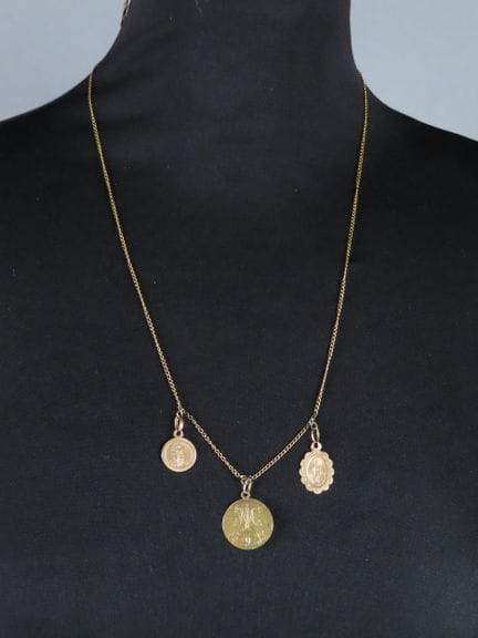 Cadena para el cuello (57 cm de longitud) con tres