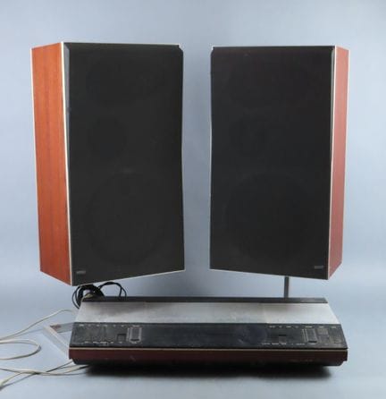 BANG & OLUFSEN, Danemark. Ensemble composé d'un ra