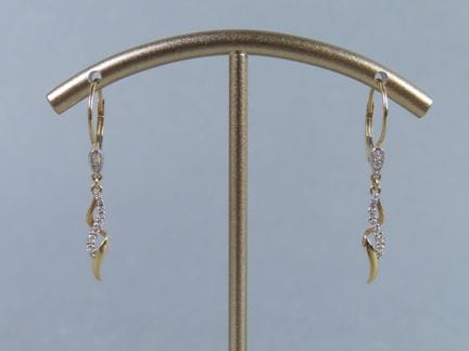 Paire de pendants d'oreilles en or jaune (750‰) se