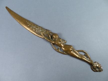 Grand coupe-papier ouvre-lettre Art Nouveau en bro