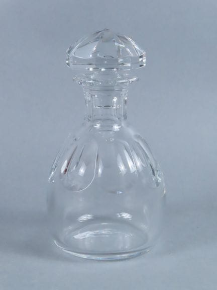 BACCARAT, Lorraine. Carafe à cotes taillées en cri