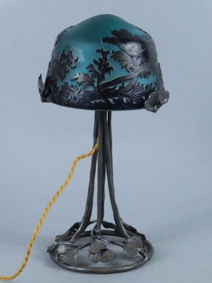 Petite lampe champignon Art Nouveau, formant veill