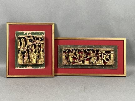 CHINE. Deux fragments de boiseries sculptées et aj
