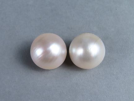 Jolie paire de clips d'oreilles, les montures en o