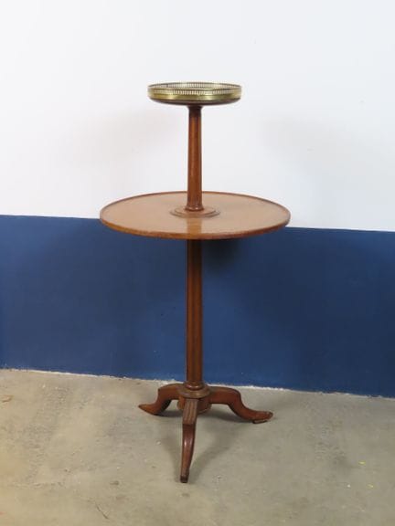Serviteur muet tripode, de style néo-classique, en