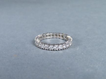 Alliance américaine (ou bague d'éternité) en plati