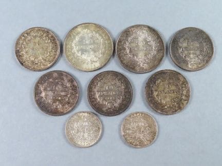 Lot de 9 pièces de monnaies en argent comprenant :