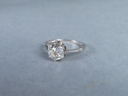 Elégante bague solitaire, la monture en platine (9