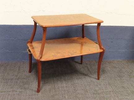 Louis MAJORELLE (1859-1926). Table à thé, à deux p