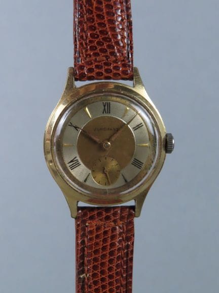 JUNGHANS, Germany. Wristwatch with a circular gold