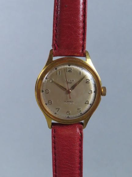 ULTRA, France. 902. Wristwatch with a circular gol