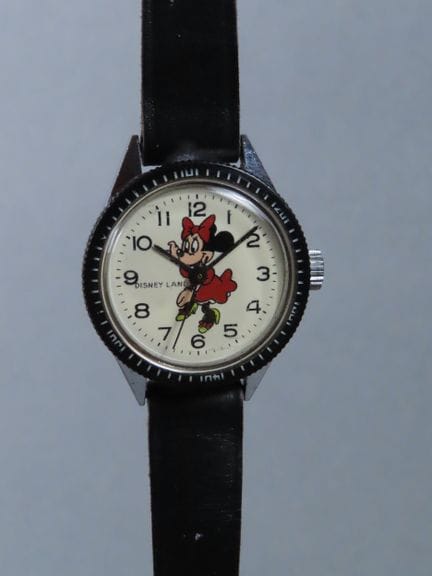 Walt DISNEY PRODUCTION, France. "Minnie Mouse" wri