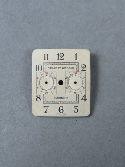 Curved rectangular dial for a GIRARD-PERREGAUX Aut