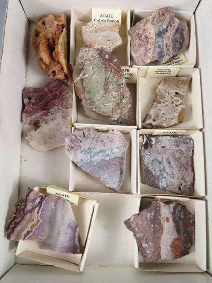 VOSGES (massif des). Réunion de diverses agates pa