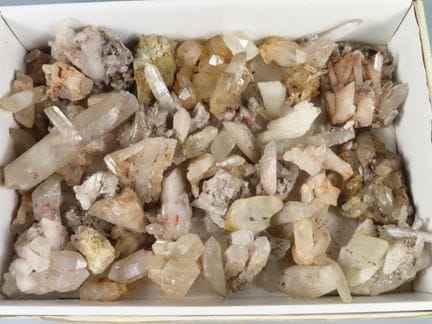 Brésil. Lot de cristaux de quartz et de cristal de