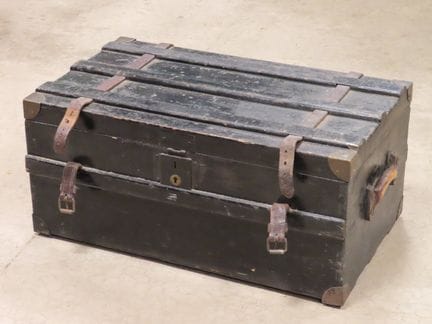 Baúl de transporte, con estructura de madera y tir