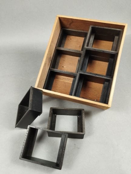 Set aus 12 Körben (jeweils für 25 Platten nummerie