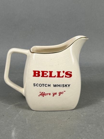 BELL'S Scotch Whisky-Werbe-Krug aus Steingut. H. =