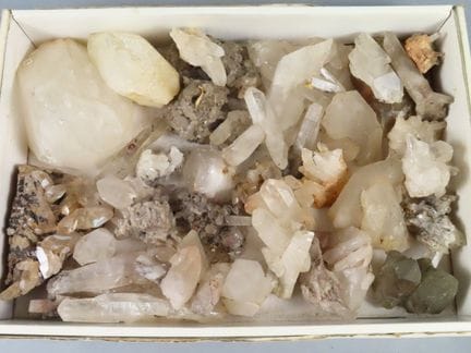 Brésil. Lot de cristaux de quartz et de cristal de