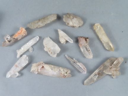 Brésil. Cristal de roche. Réunion de 12 cristaux b