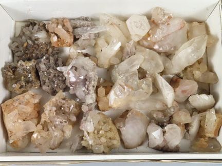 Brésil. Lot de cristaux de quartz et de cristal de