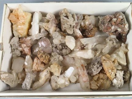 Brésil. Lot de cristaux de quartz et de cristal de
