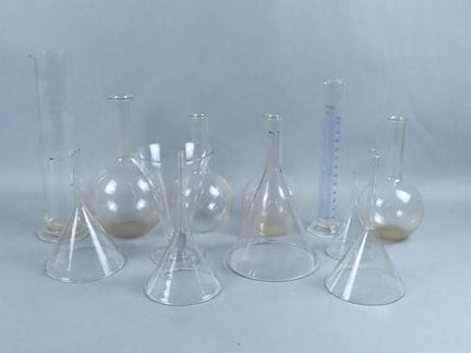 [CHIMIE-PHARMACIE]. Réunion de verrerie de laborat