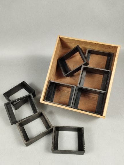 Set aus 12 Körben (jeweils für 25 Platten nummerie
