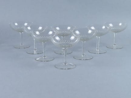 Im Stil von BACCARAT. Set aus 8 Champagnergläsern 