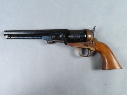 Italie. Réplique de revolver Colt modèle 1851 NAVY