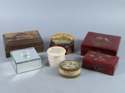 Réunion de sept boîtes ou coffrets divers: bois sc