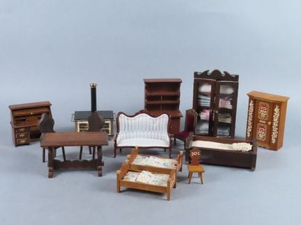 Conjunto de diversos muebles de muñecas que incluy