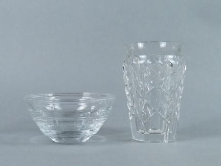 BACCARAT, Francia. Conjunto formado por un jarrón 