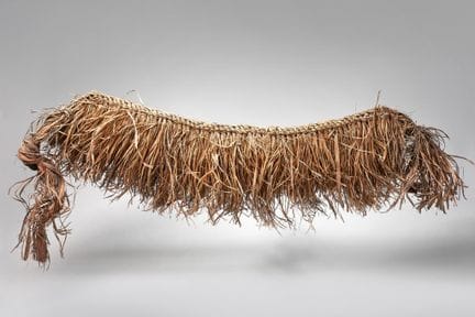 Likuvau skirt made from the fibers of the inner ba