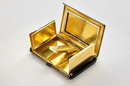 MAUBOUSSIN. Estuche de belleza de bolsillo en plat