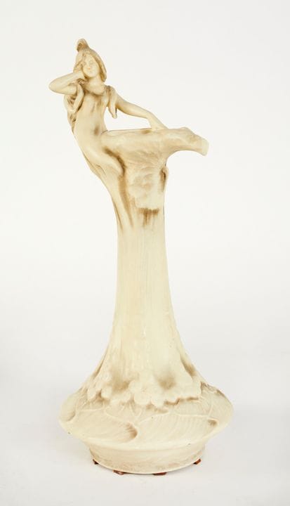 Art Nouveau Vase    39 x 17 x 16.5 cm
Art Nouveau-