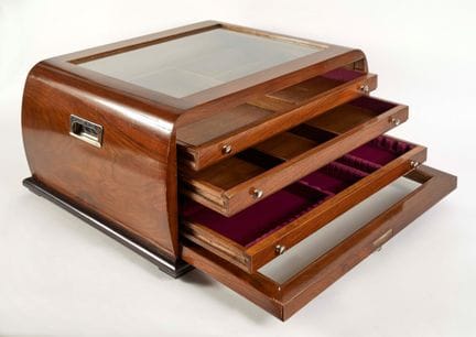 Art Deco Box    29x56x44 cm
Art Deco-style cutlery