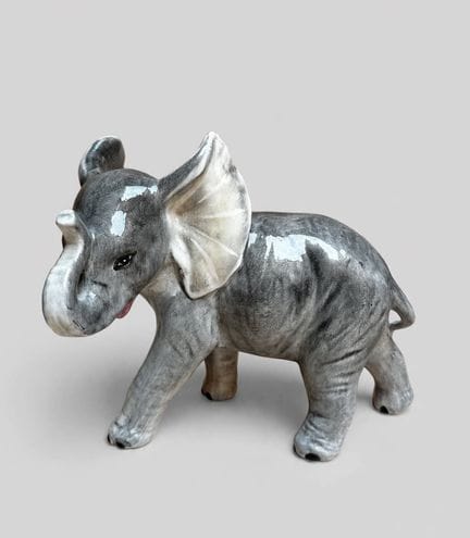 Ceramic Baby Elephant    19x20x12 cm
Ceramic baby 