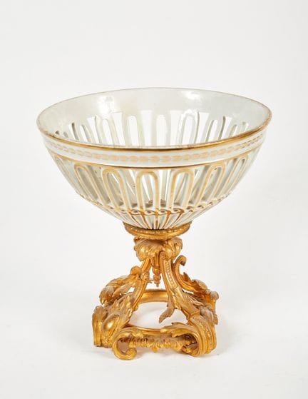 Empire-style cake stand    25.5 x 24 cm (diameter)