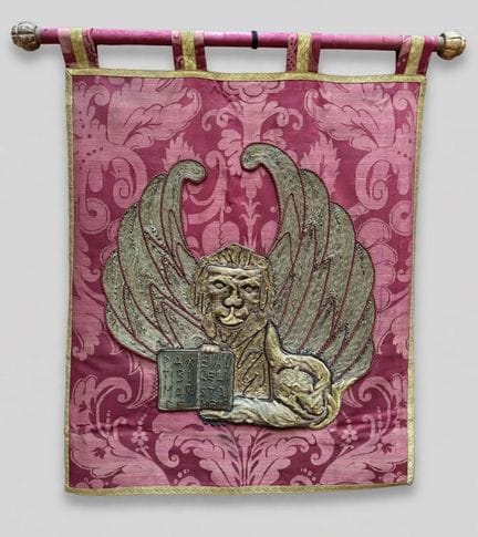Venetian Banner    100.5 x 98 cm
Venetian banner m