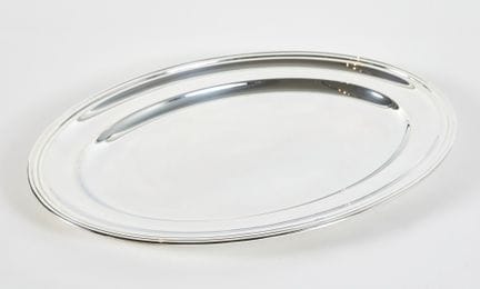Silver tray     2.5 x 33 x 46 cm
Oval tray made of