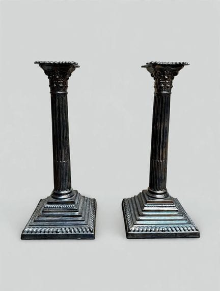 Juego de candelabros     29 x 12,5 cm (diámetro)
J