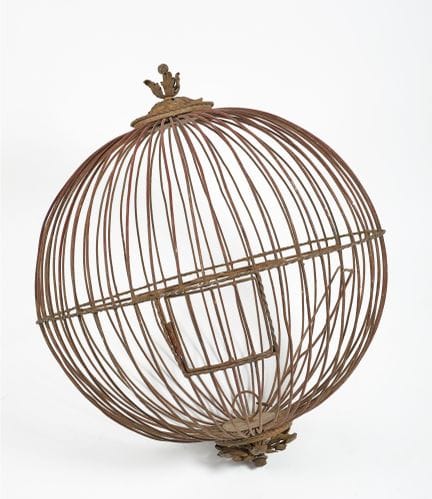 Birdcage      80 cm diameter
Large iron birdcage. 