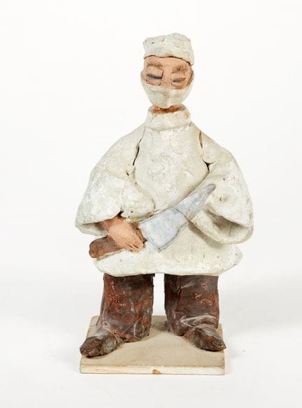 "Surgeon"    18 x 9 x 8.5 cm
"Surgeon." Polychrome