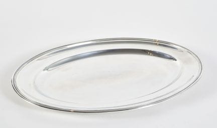 Silver tray     2.5 x 27.5 x 39.5 cm
Oval tray mad